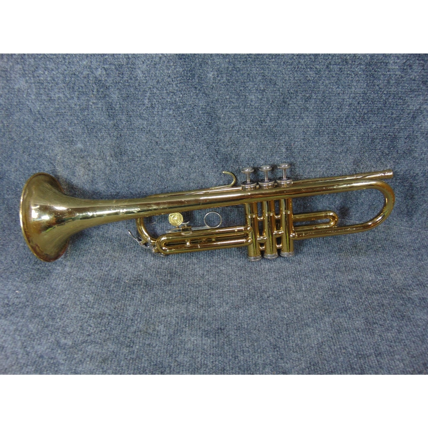 Holton Beginner Student Trumpet Ready to Play Case, Mouthpiece & Care Kit