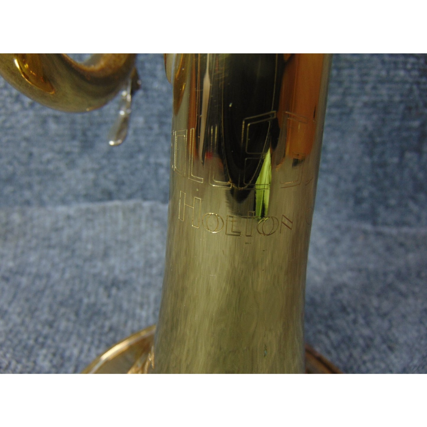 Holton Beginner Student Trumpet Ready to Play Case, Mouthpiece & Care Kit