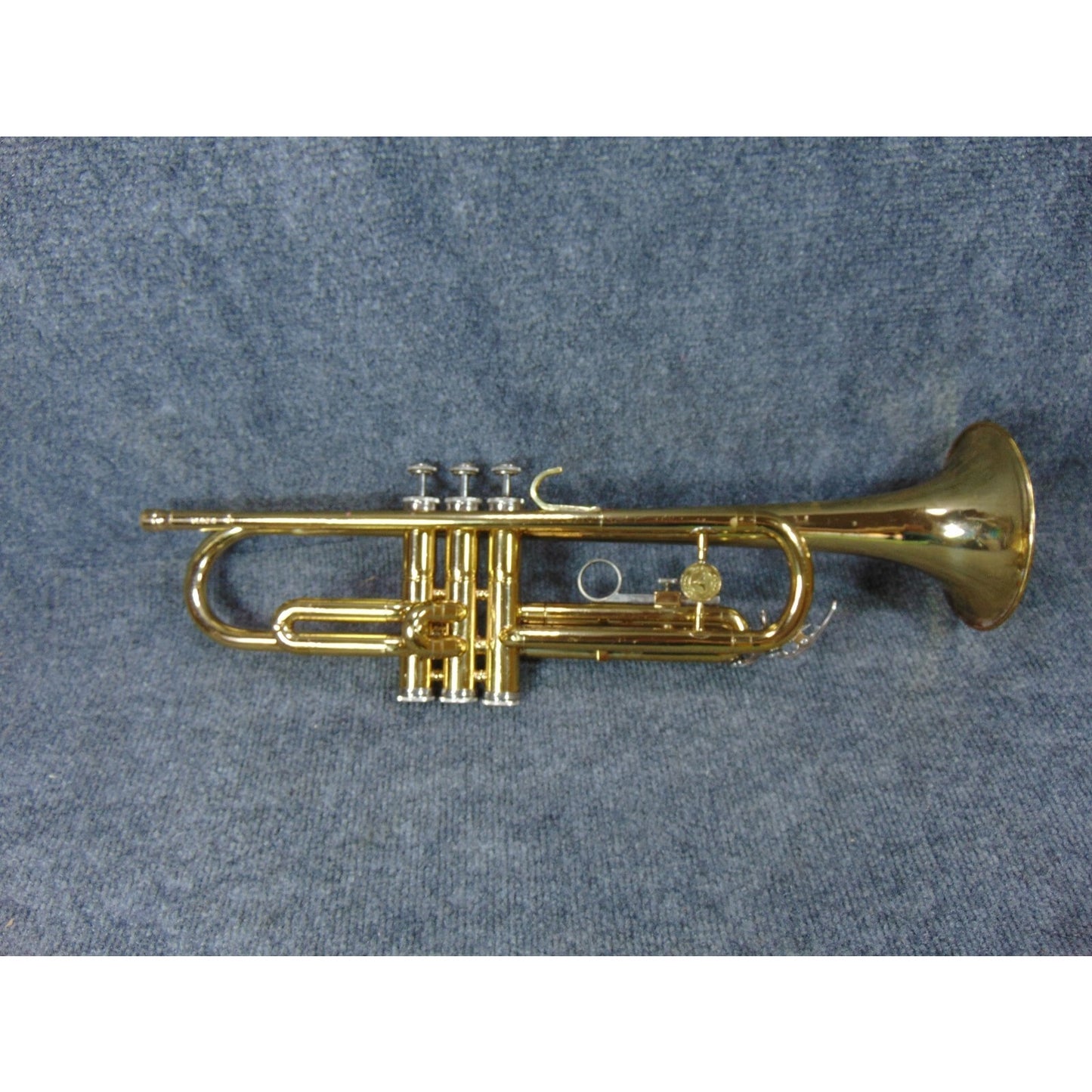 Holton Beginner Student Trumpet Ready to Play Case, Mouthpiece & Care Kit