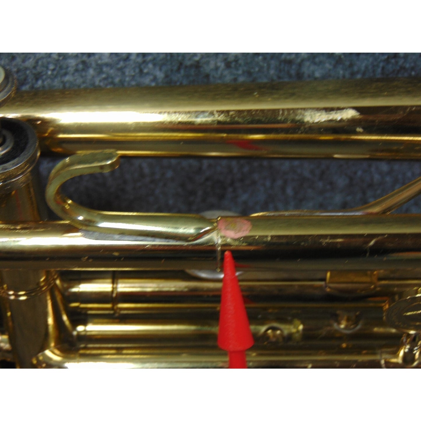 Holton Beginner Student Trumpet Ready to Play Case, Mouthpiece & Care Kit