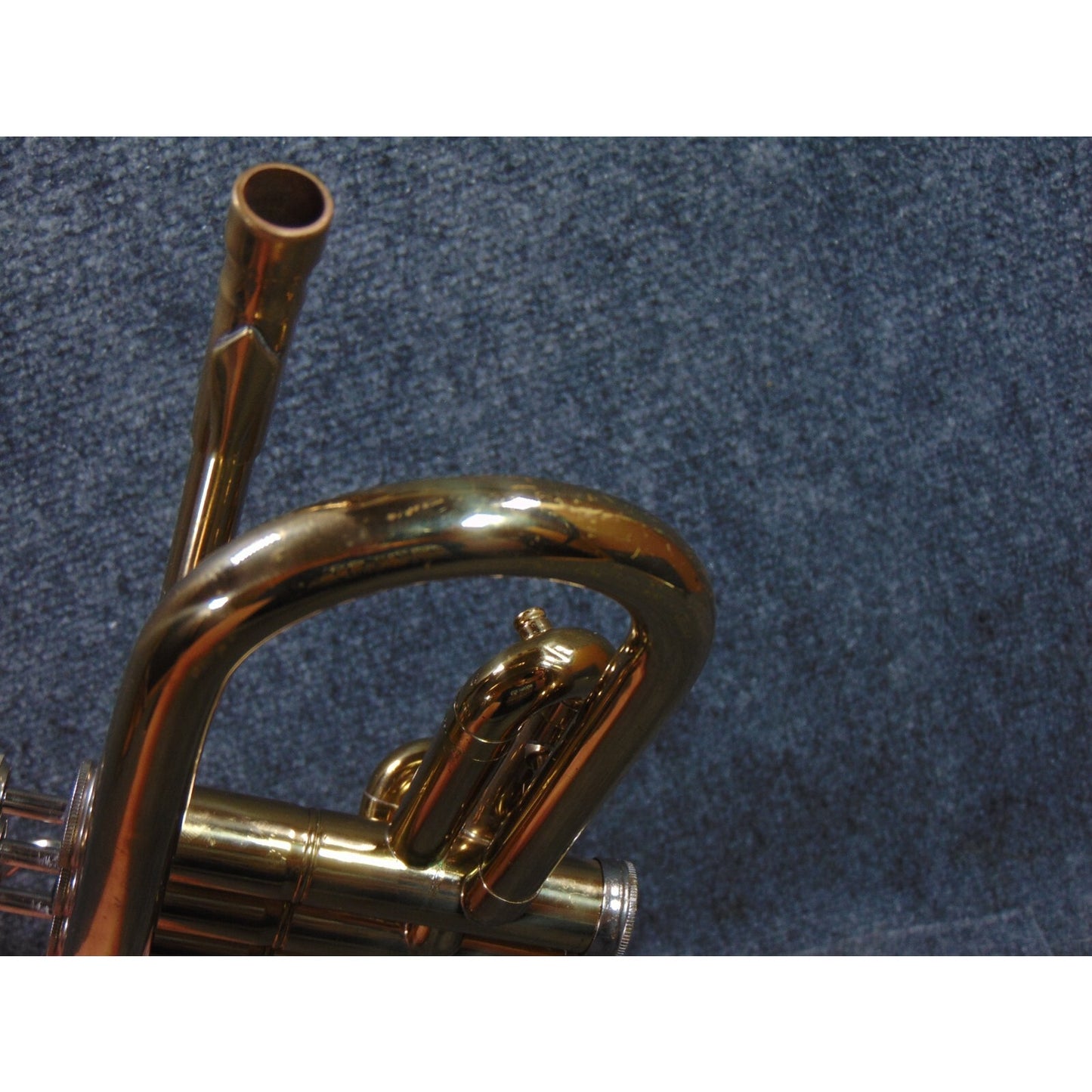 Holton Beginner Student Trumpet Ready to Play Case, Mouthpiece & Care Kit
