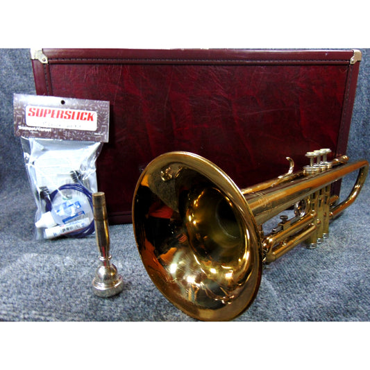 Holton Beginner Student Trumpet Ready to Play Case, Mouthpiece & Care Kit